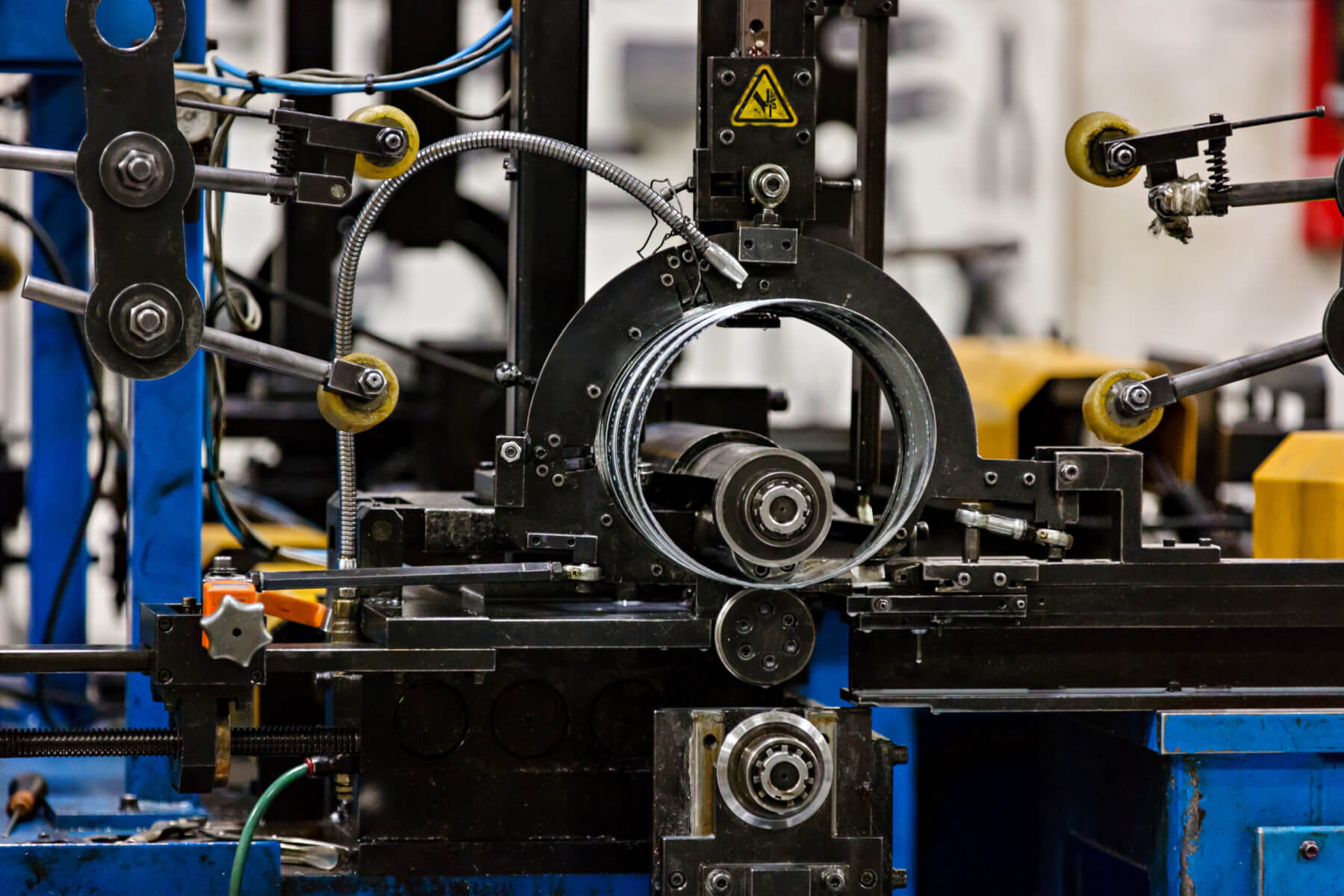 Machine forming HVAC Spiral Pipes